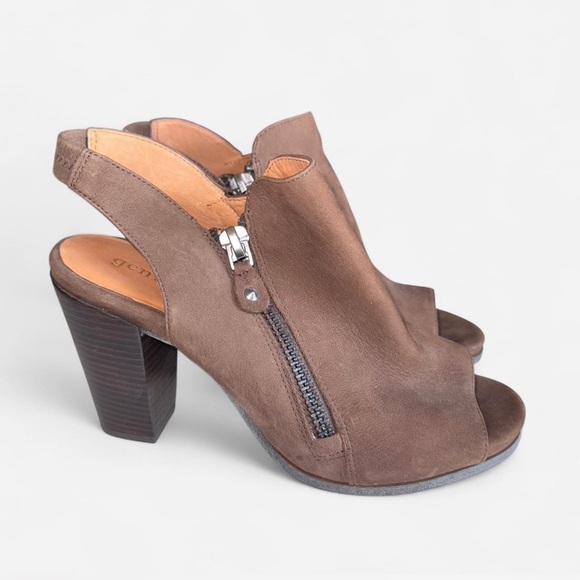 Kenneth Cole Brown Block Heel Shoes - Picture 3 of 6